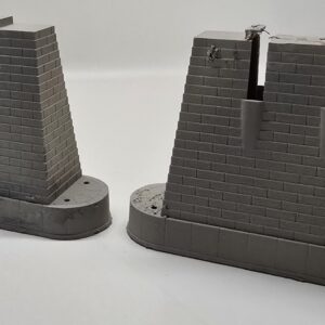 Unknown Bridge Pier Set A - HO Scale